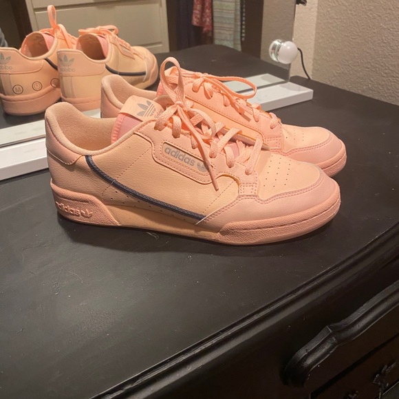 Women’s Adidas - Picture 2 of 6